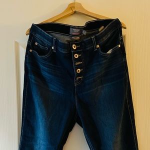 New bombshell skinny premium stretch hi-rise jeans from Torrid.